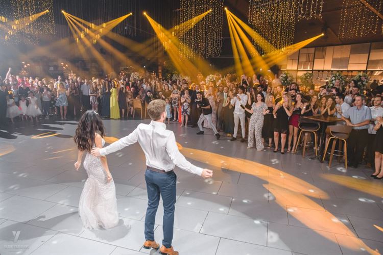 השניים האלו יודעים לתת שואו, החתונה של הדס ולירון (צילום: ירין טרנוס)