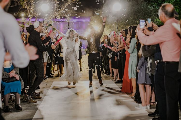 מדהימה: החתונה של המעצבת שיר גינדי 18