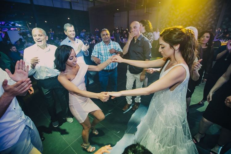 מדהימה: החתונה של המעצבת שיר גינדי 23