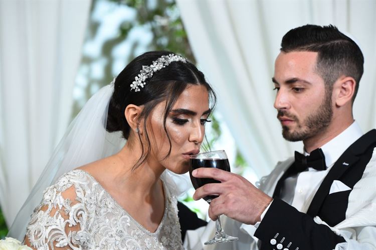 קשה להשגה: הכלה שכמעט פספסה את אהבת חייה 12