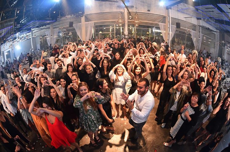 קשה להשגה: הכלה שכמעט פספסה את אהבת חייה 16