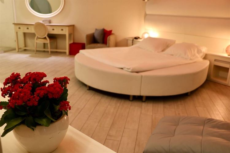 החתונה של שני אטיאס: כל הפרטים מהאירוע הנוצץ 5