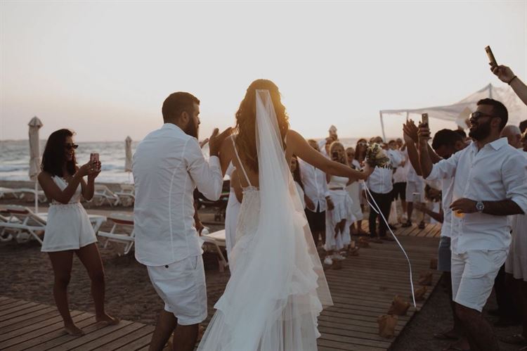 בלאגן ברודוס: חתונה לוהטת במיוחד ביוון 17