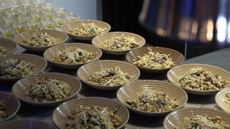 מתחם האירועים 5.91: מטבח פתוח, מנות שף וחופה על הים 3