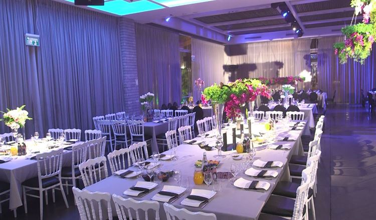 מתחם האירועים מפלים: כשהטבע פוגש את העיר הגדולה 11