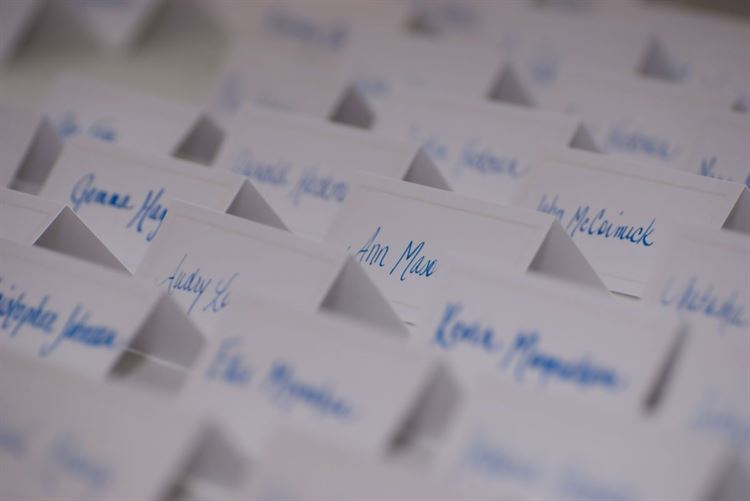 משחקי כסאות: האם כדאי לעשות סידורי הושבה? 5