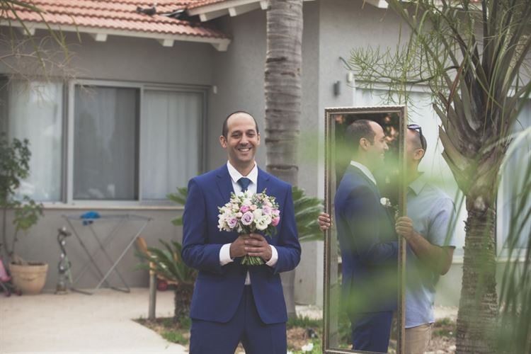 מלחמת הגרסאות: מי השתלט על מיטת השיזוף? 6