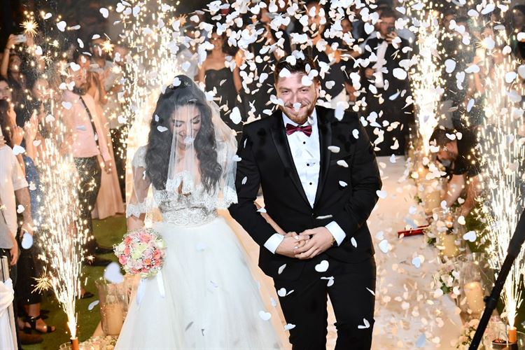 מלכת הלייקים של וואלה! מזל טוב התחתנה 16