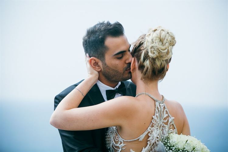 מי שיודע מה הוא לחש לה באוזן מוזמן ליצור איתנו קשר, החתונה של דנה פריד וערן עטיה (צילום: WOW צלמים)