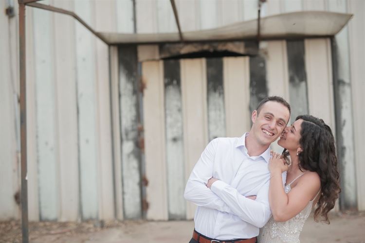 לא יצאה מהקופסא: למה החתן התמהמה לשלוף טבעת? 3