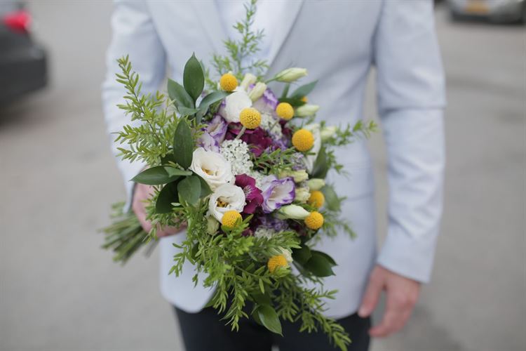 לא יצאה מהקופסא: למה החתן התמהמה לשלוף טבעת? 6