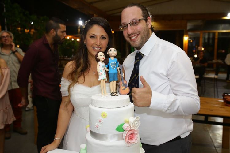 היכרות אונליין: משחק טאקי שהוביל לחתונה 25