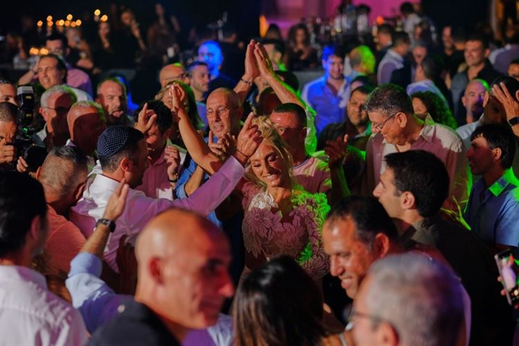 זה היה בסוף הקיץ: הסיפור המרגש של הזוג שהכיר בחוף 12