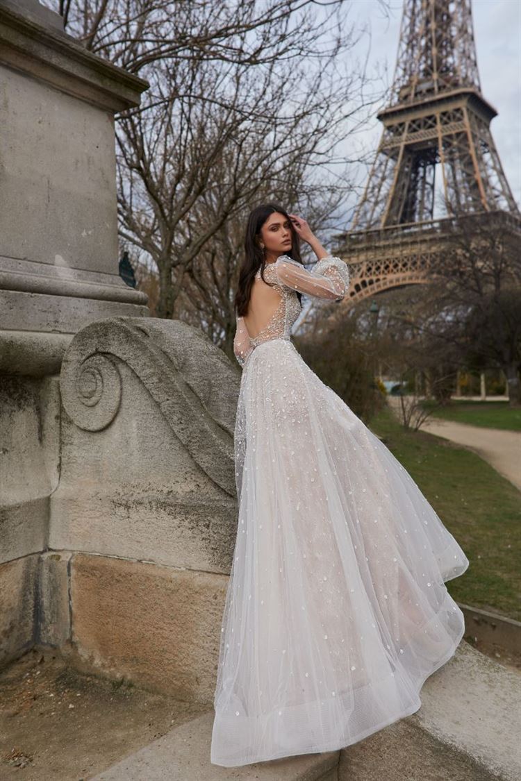 מפתיעה: ג'ולי וינו פותחת סטודיו חדש 12