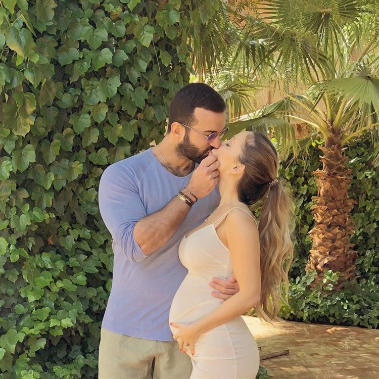 חשפו בטן: הסלבס שהודיעו שהן בהריון וקיבלו לייק 3