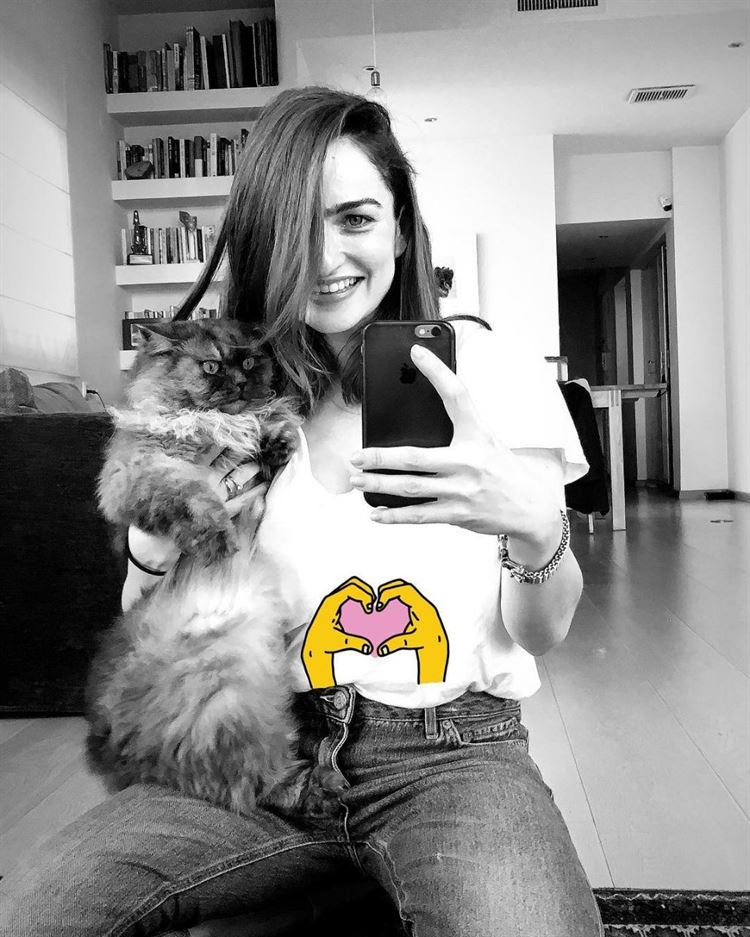 חשפו בטן: הסלבס שהודיעו שהן בהריון וקיבלו לייק 4