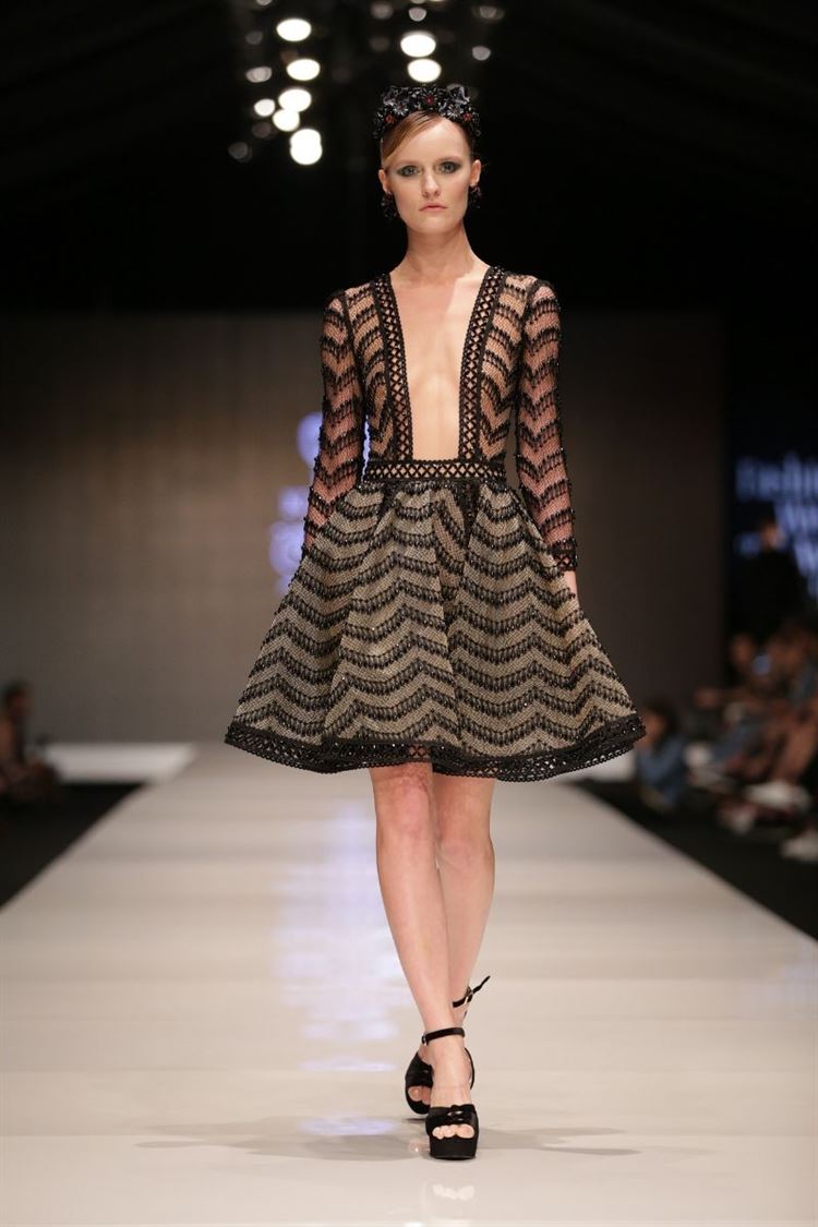 גונבת את ההצגה: שמלות ערב נחשקות 8