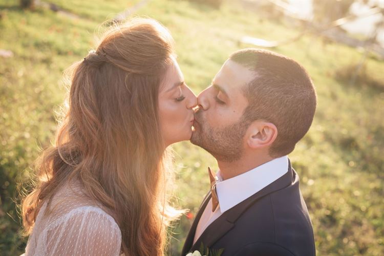 שיא השיק: שמלת כלה שעוצבה מוילון ישן 16