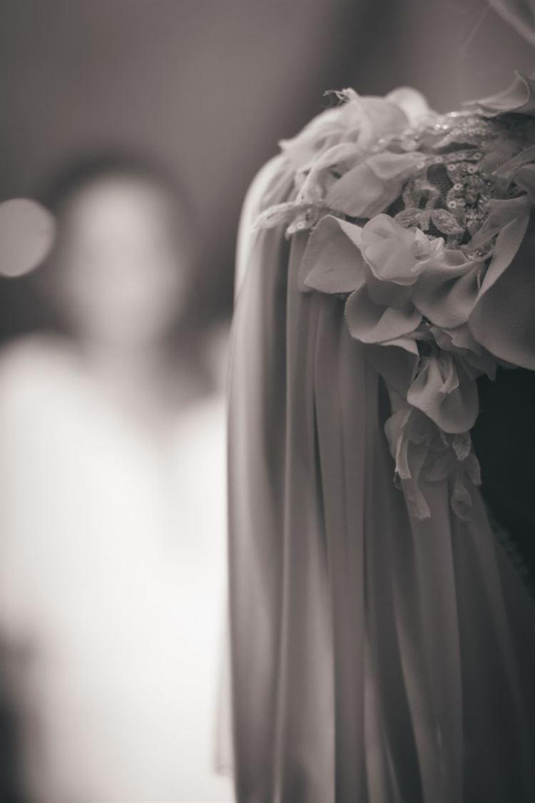 שיא השיק: שמלת כלה שעוצבה מוילון ישן 5