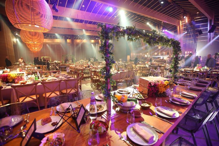 שיא השיק: שמלת כלה שעוצבה מוילון ישן 20