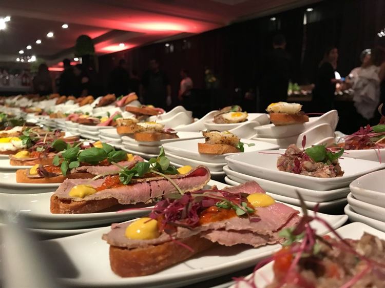 גדולה מהחיים: חגיגת בת המצווה של אלין גולן 11