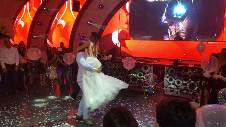 איים עליה בתביעה ובסוף הם התחתנו 15