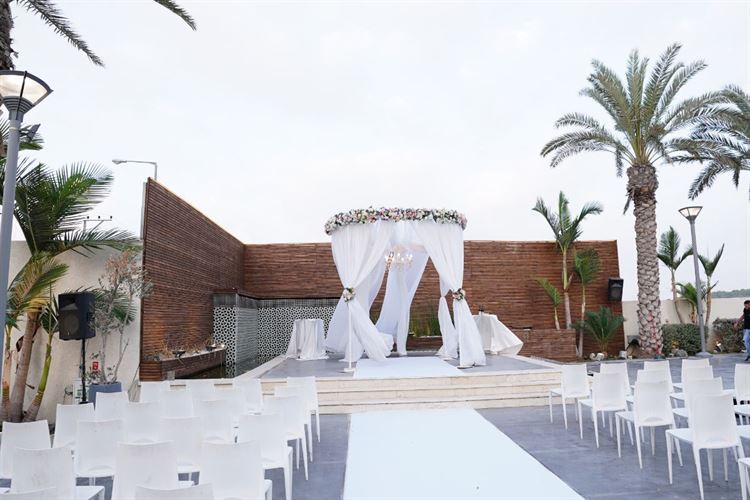 איים עליה בתביעה ובסוף הם התחתנו 6