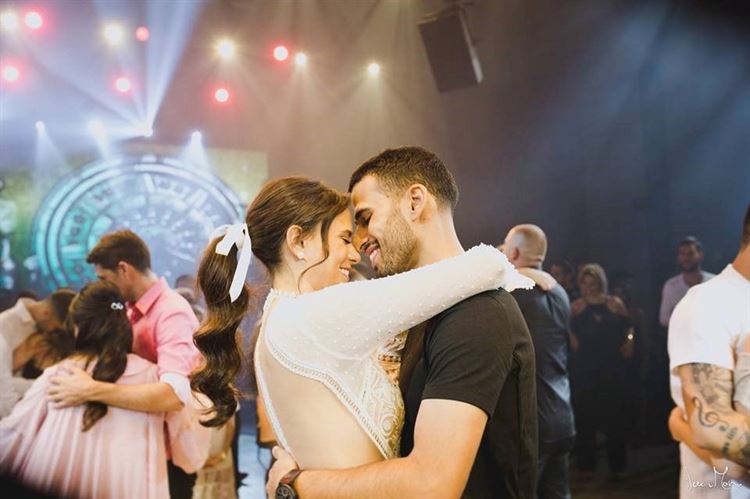 מרגשת מכולן: הכלה ששברה את הרשת 15