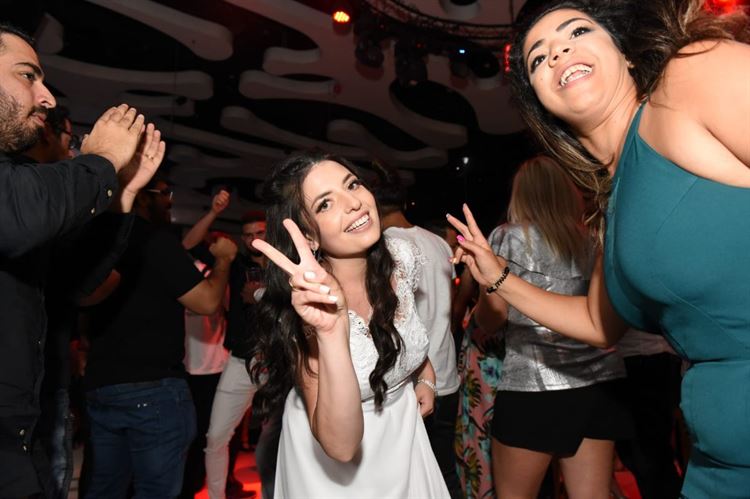 הקלף המנצח: לא תאמינו היכן בני הזוג האלו הכירו 17