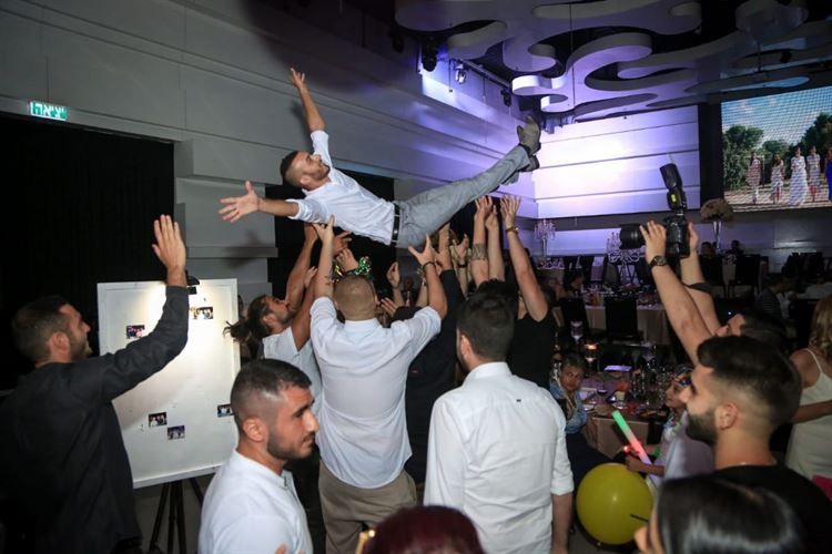 הקלף המנצח: לא תאמינו היכן בני הזוג האלו הכירו 19