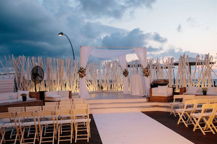 על הים: גני האירועים המדהימים שנוגעים בקו המים 14