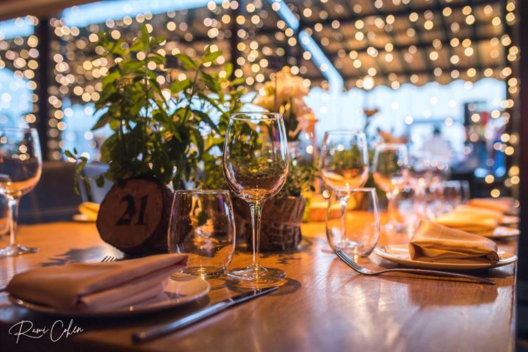 על הים: גני האירועים המדהימים שנוגעים בקו המים 15