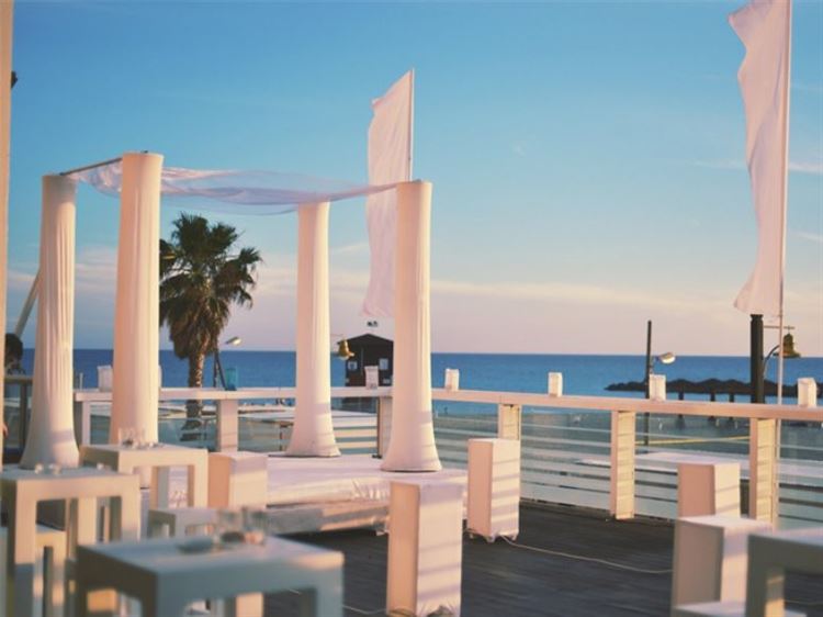 על הים: גני האירועים המדהימים שנוגעים בקו המים 5