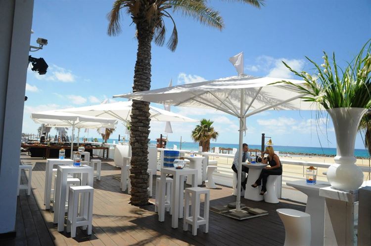 על הים: גני האירועים המדהימים שנוגעים בקו המים 18