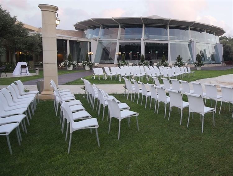 השילוב המנצח, גן פסטורלי ואולם שקוף ומפואר (צילום: אריק קרמינסקי)