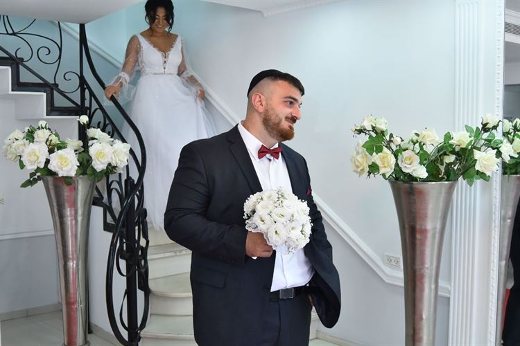 החתן והכלה שכל זוג שמתחתן צריך ללמוד מהם 7