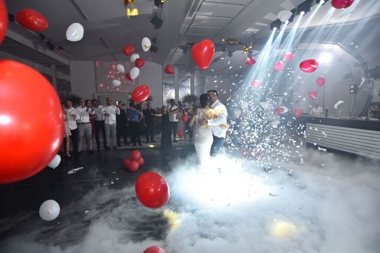 החתן והכלה שכל זוג שמתחתן צריך ללמוד מהם 18