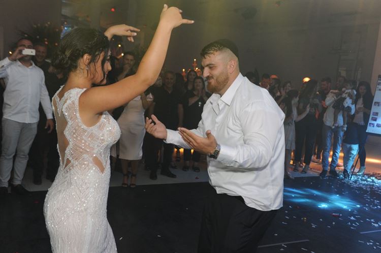 החתן והכלה שכל זוג שמתחתן צריך ללמוד מהם 19