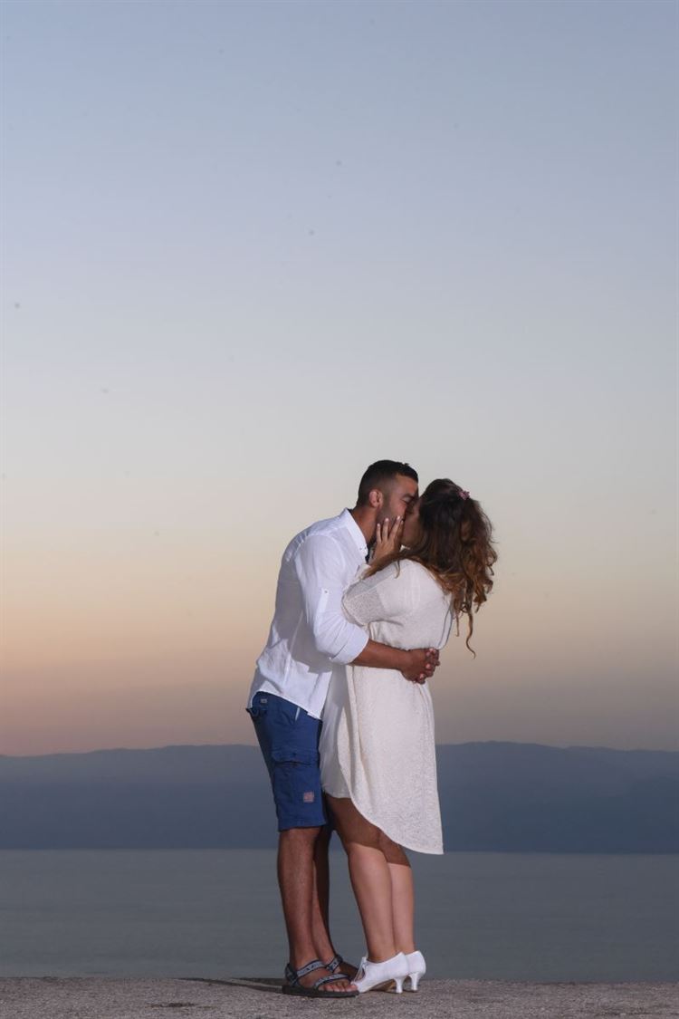 החתן שעצר טרמפ ומצא את אהבת חייו 2