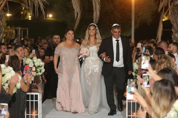 הזוג שהוציא את משה פרץ מחדר הלידה 21