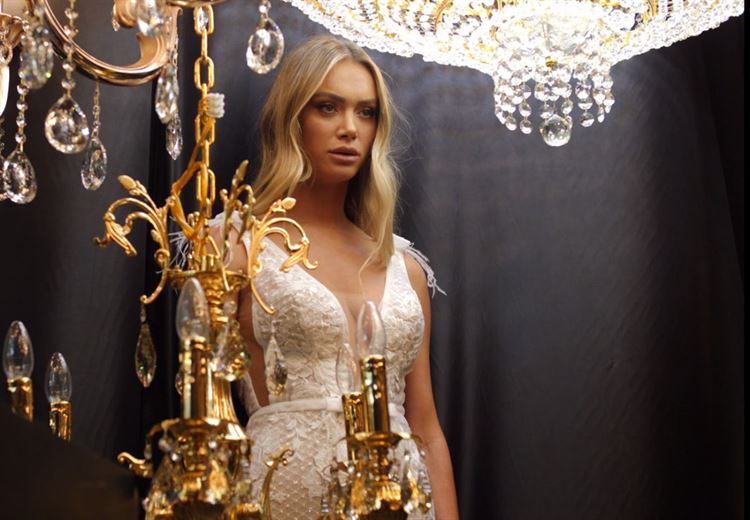 מה גרם לקסניה טרנטול ללבוש שמלת כלה? 10