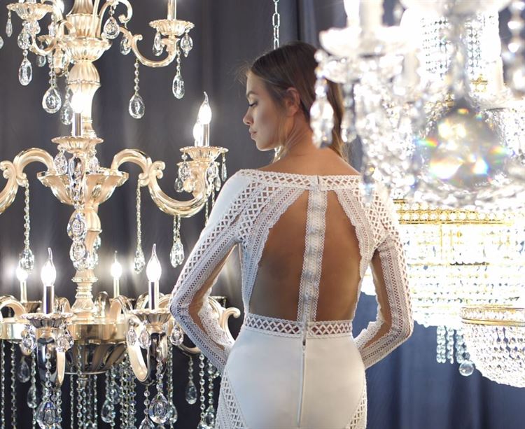 מה גרם לקסניה טרנטול ללבוש שמלת כלה? 16