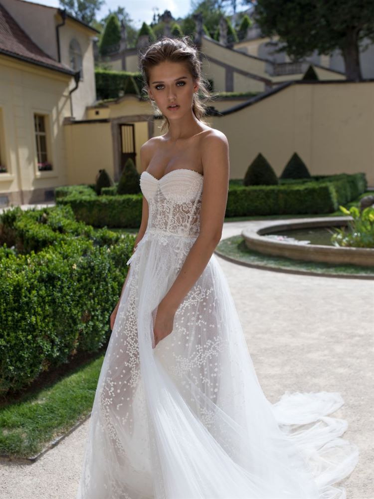 הלנה קולן מציגה: קטלוג כלות עם סטייטמנט 24