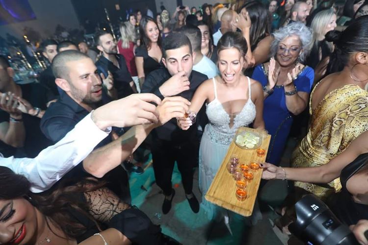 מתחת לאף: סיפור אהבה קרוב מתמיד 13