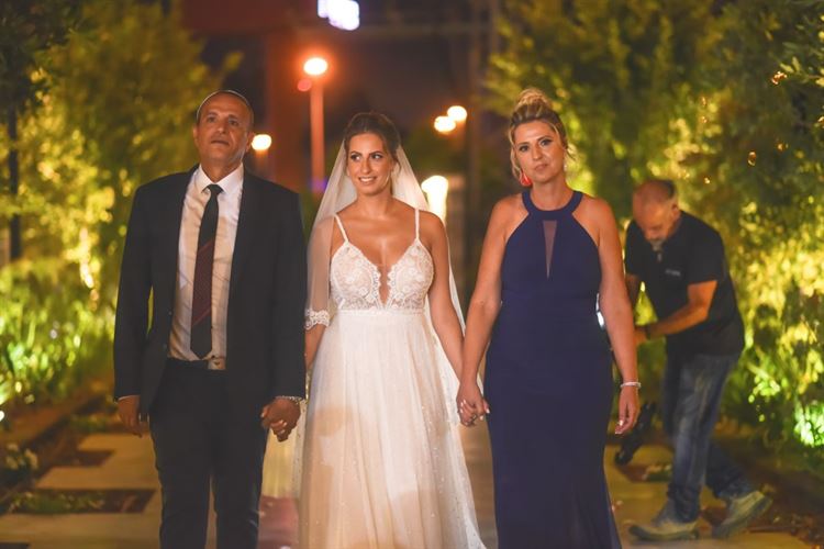 מתחת לאף: סיפור אהבה קרוב מתמיד 10