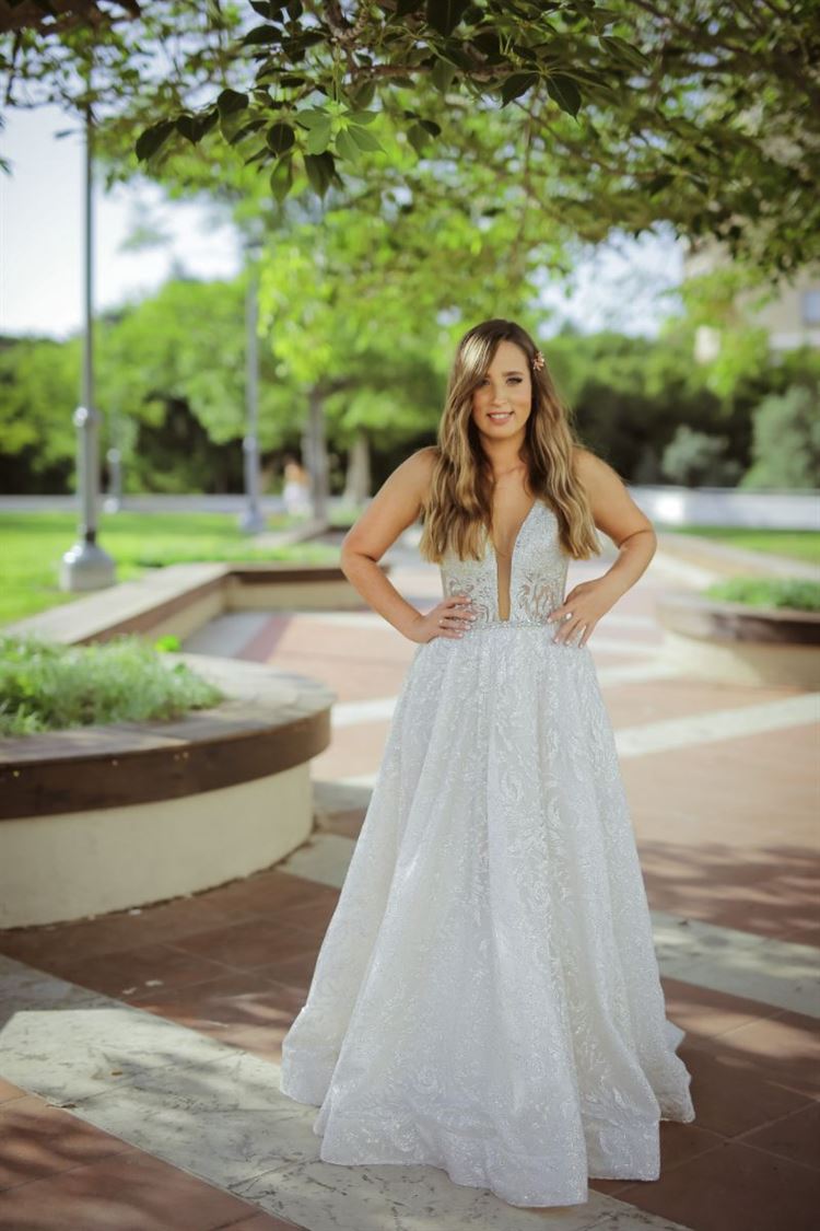 ענבל הרמן בלוק מדויק, ככה זה כשברטה אחראית על שמלת הכלה שלך (צילום: ג'ינג'ר צלמים)