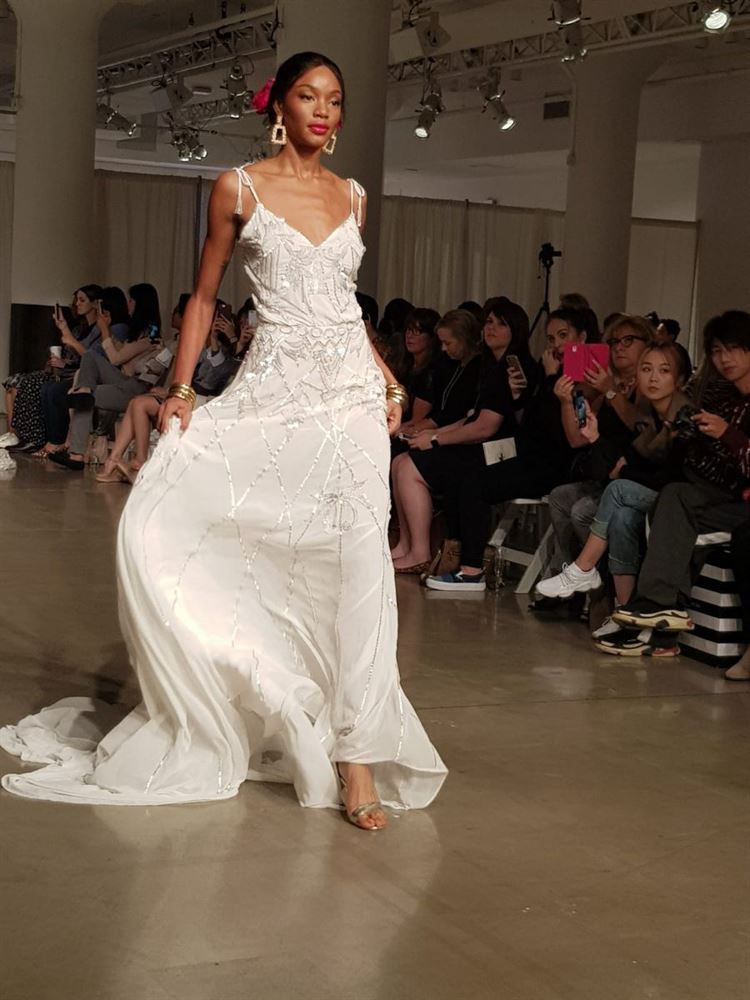 לא מפסיקה להפתיע: ג'ולי וינו בניו יורק 10