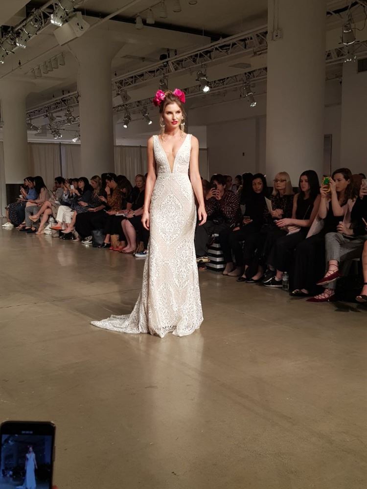 לא מפסיקה להפתיע: ג'ולי וינו בניו יורק 16