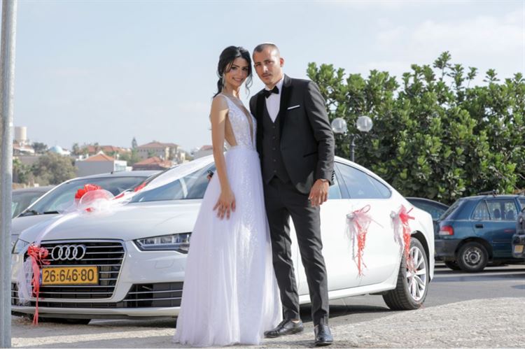 מה קרה כשהיא ארגנה לו מסיבת הפתעה והוא גילה? 9