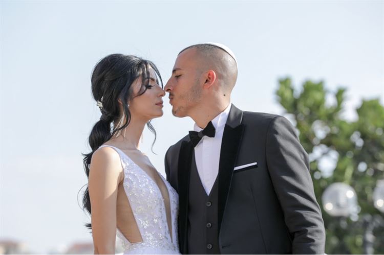 מה קרה כשהיא ארגנה לו מסיבת הפתעה והוא גילה? 2